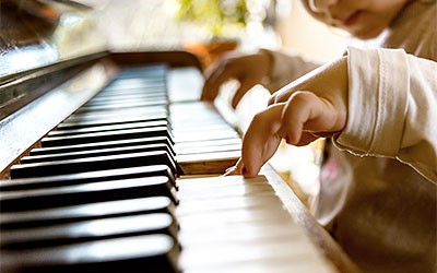 Δωρεάν μαθήματα πιάνου – αρμόνιου σε παιδιά